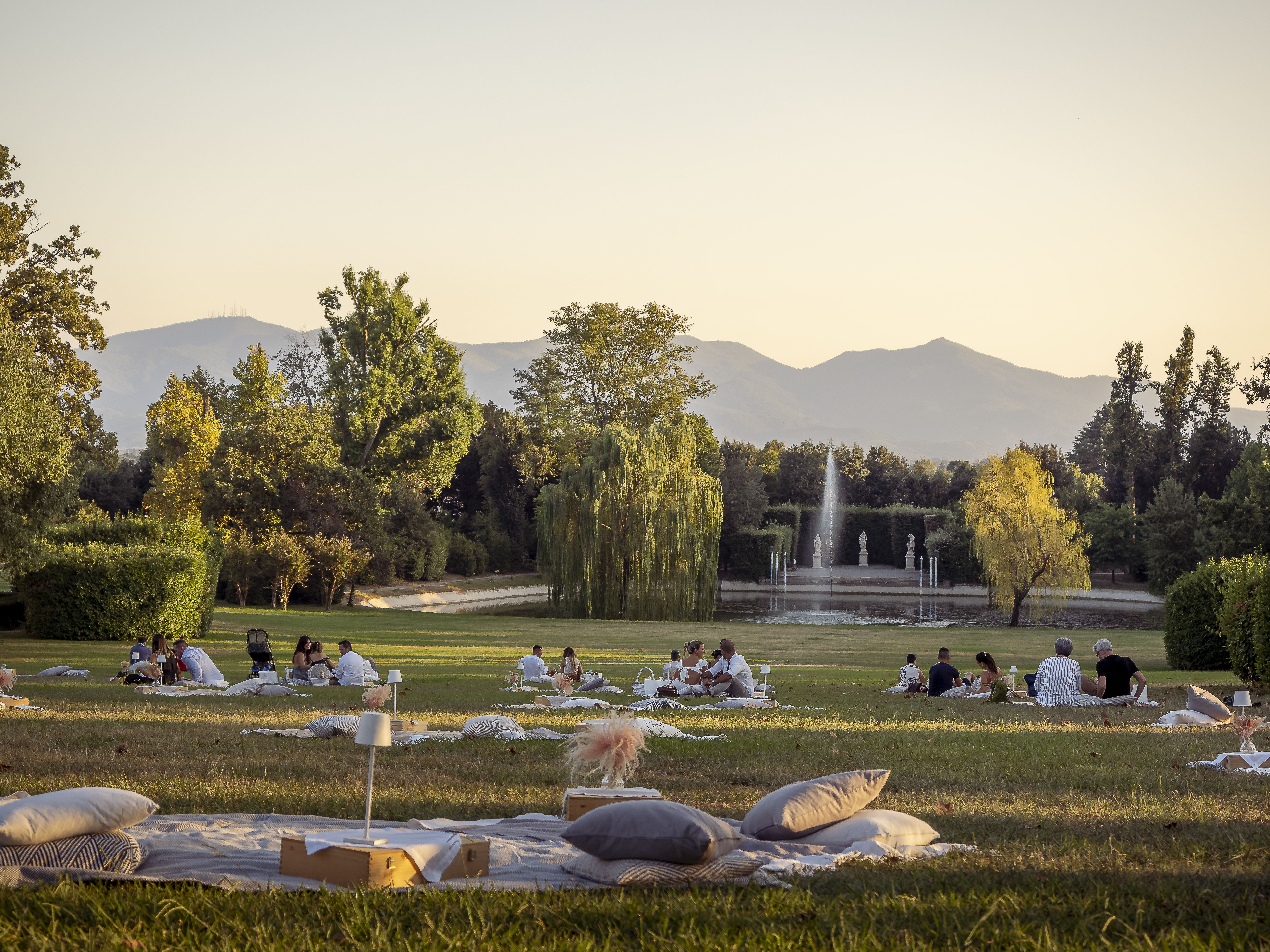 Pic nic al tramonto stellato Villa Reale di Marlia Foto di Giuseppe Panico (13)